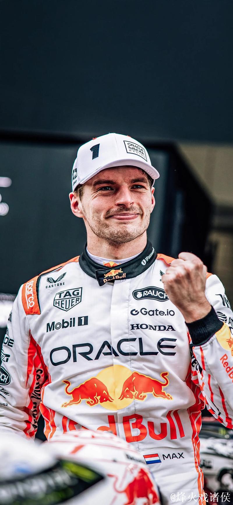 F1奥地利站：维斯塔潘退赛，诺里斯从杆位出发摘冠